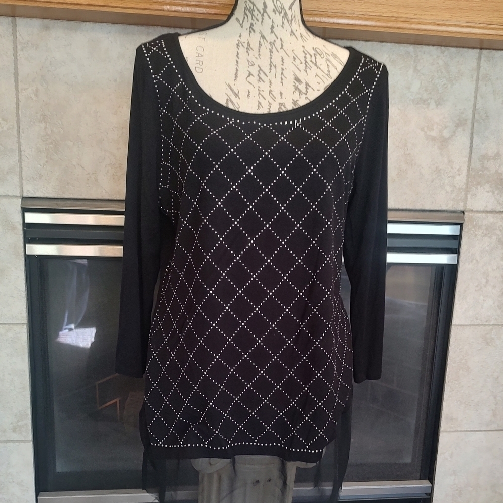 💥3/$20 Belldini Black Shirt Long Sleeve with Studded Pattern